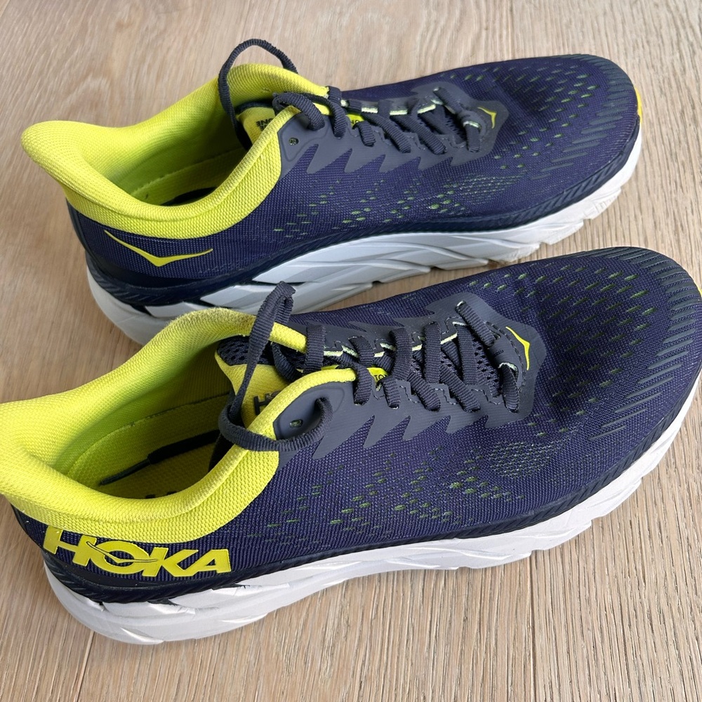 Men’s Hoka Clifton 7 sneakers, size 8.5, Worn once, condition is NEW.